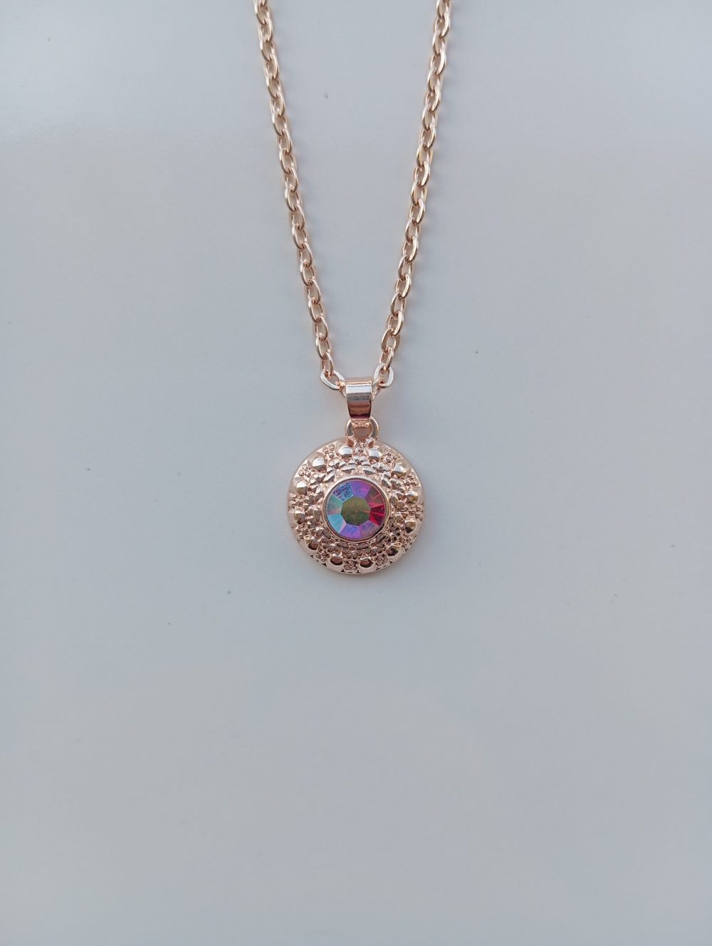 Collier médaillon strass multicolore acier inoxydable