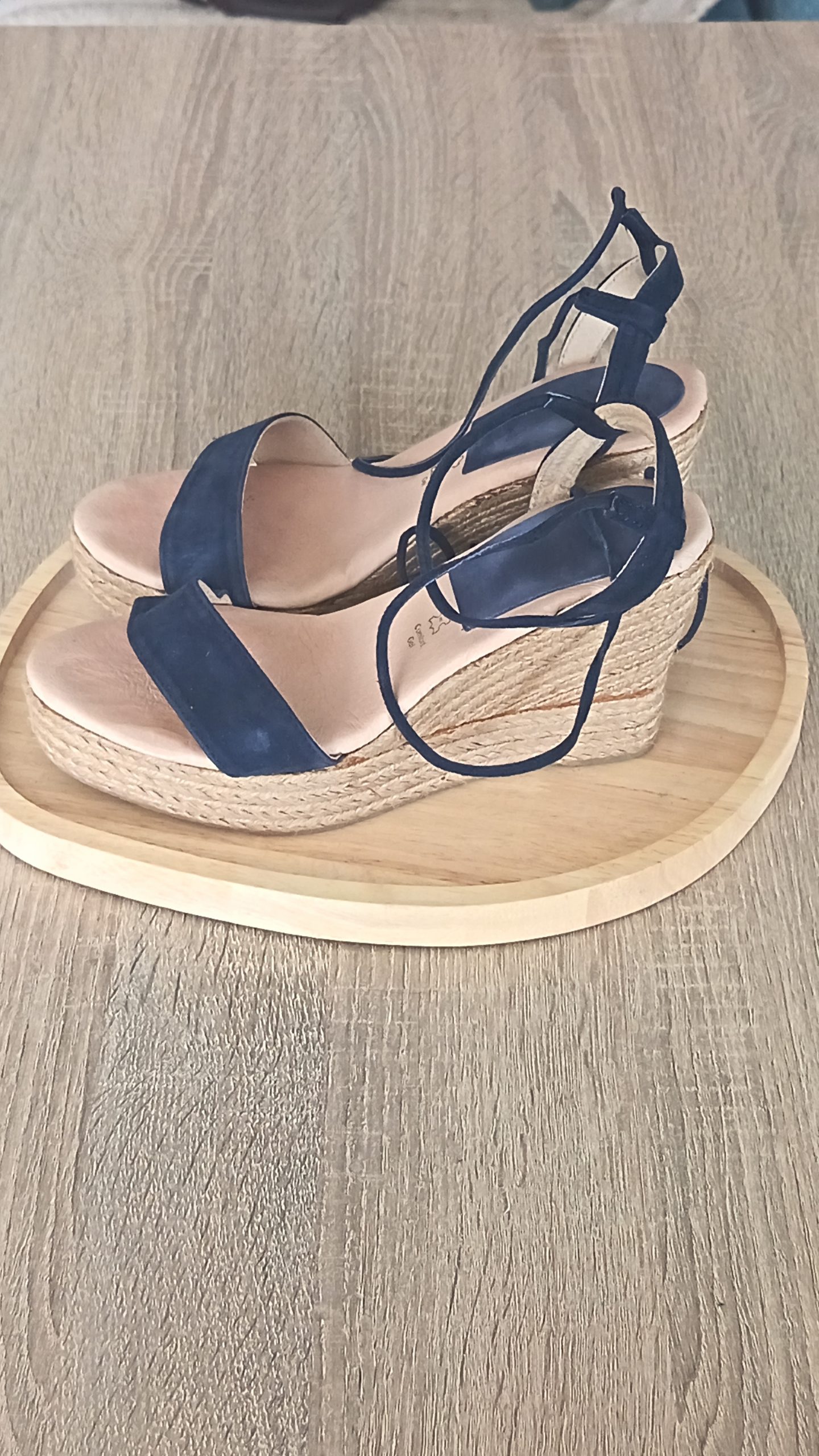 Sandales compensées en suédine bleu marine à lacets - T.39 – Image 4